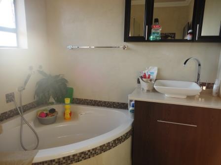 5 Bedroom Property for Sale in Ladybrand Free State